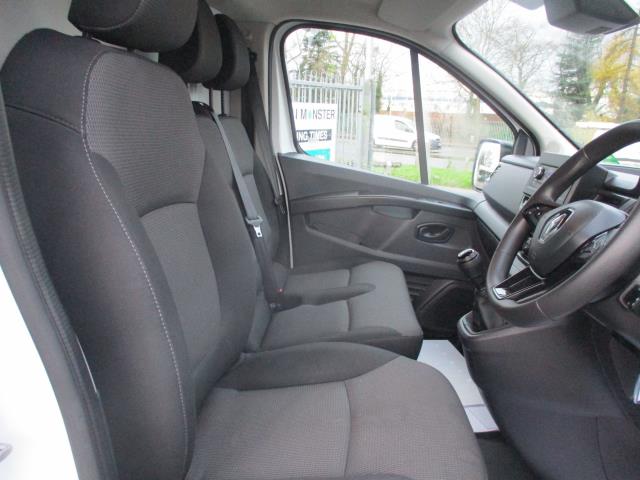 2022 Renault Trafic Sl30 Blue Dci 130 Business Van (YK72ZVH) Image 12