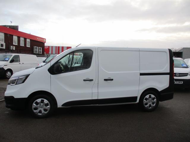 2022 Renault Trafic Sl30 Blue Dci 130 Business Van (YK72ZVH) Image 8