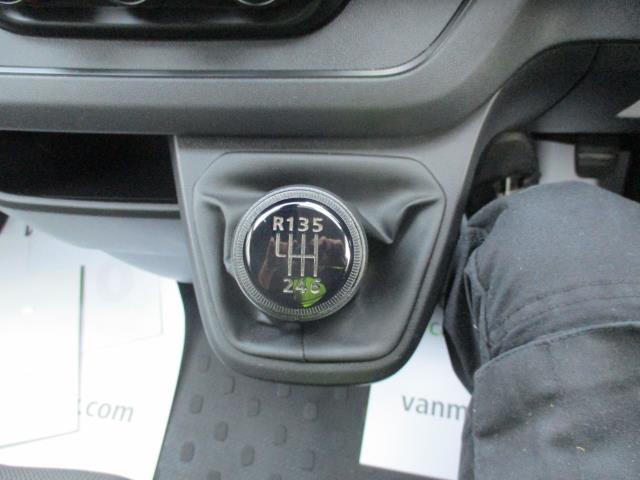 2022 Renault Trafic Sl30 Blue Dci 130 Business Van (YK72ZVH) Image 27