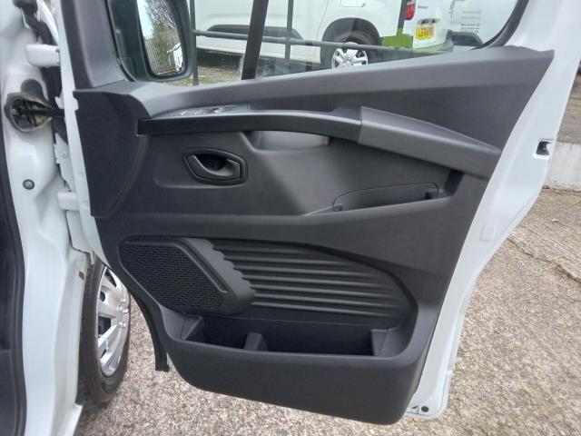 2022 Renault Trafic Sl30 Blue Dci 130 Business Van (YK72ZVM) Image 24