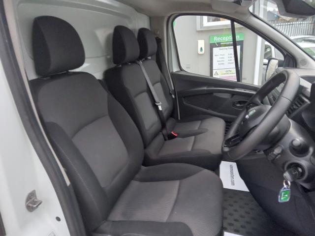 2022 Renault Trafic Sl30 Blue Dci 130 Business Van (YK72ZVM) Image 21