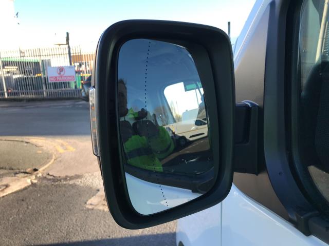 2022 Renault Trafic SL30 L1 H1 BLUE DCi 130PS BUSINESS  EURO 6 (YK72ZVS) Image 38