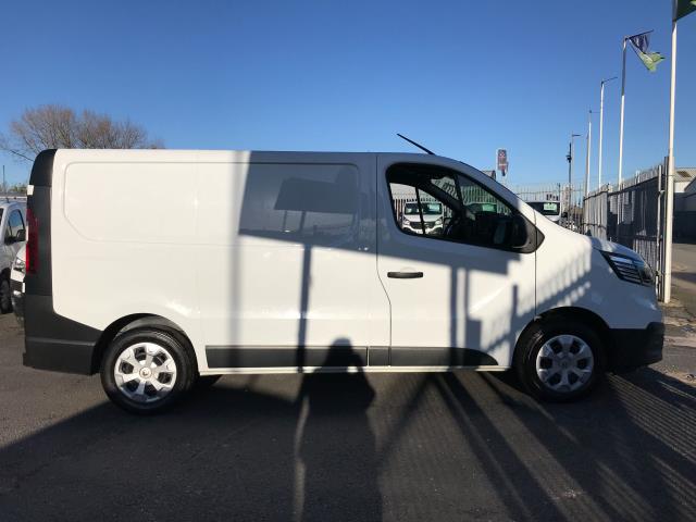 2022 Renault Trafic SL30 L1 H1 BLUE DCi 130PS BUSINESS  EURO 6 (YK72ZVS) Image 6