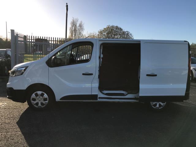 2022 Renault Trafic SL30 L1 H1 BLUE DCi 130PS BUSINESS  EURO 6 (YK72ZWJ) Image 10