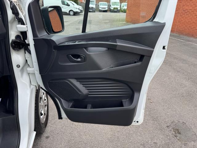 2022 Renault Trafic Sh30 Blue Dci 150 **High Roof Business Van (YK72ZXN) Image 18