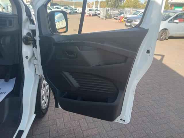 2022 Renault Trafic Lh30 Blue Dci 150 High Roof Business Van (YK72ZZC) Image 28