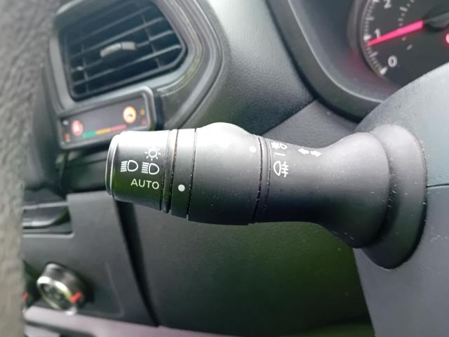 2021 Nissan Nv400 F35 SINGLE CAB 13FT DROPSIDE 150PS TEKNA EURO 6 AIR CON (YN71DLO) Image 36