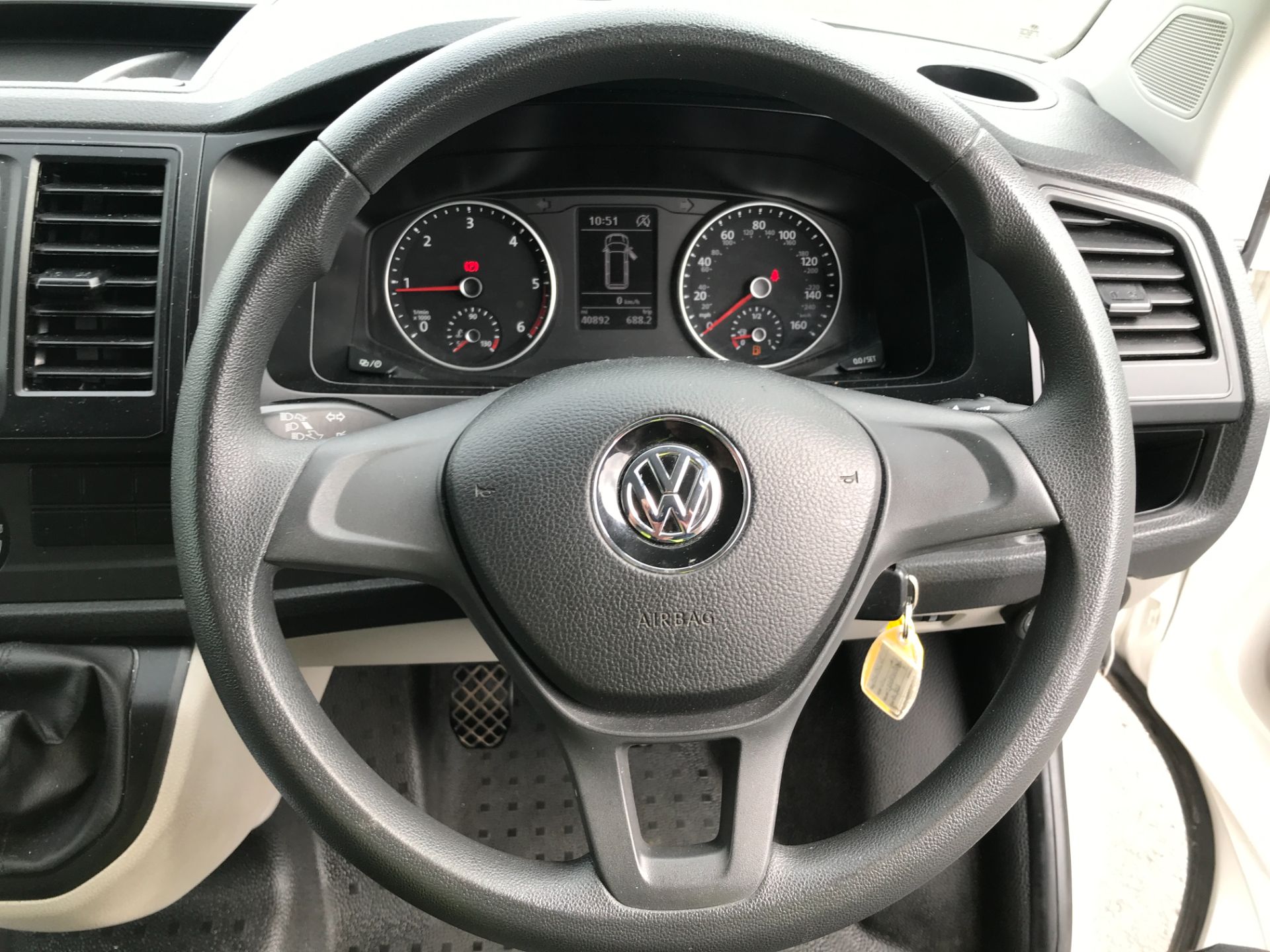 2018 Volkswagen Transporter  T30 LWB DIESEL 2.0TDI BMT 102PS STARTLINE EURO 6 (GC18CVG) Image 14